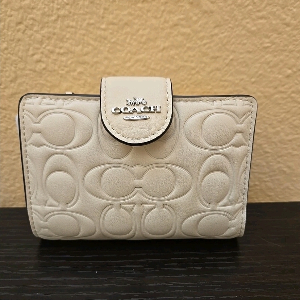 Coach Corner Zip Medium Wallet In Signature Leather - Picture 6 of 13